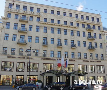 Ремонт фасада отеля Невский Палас завершен